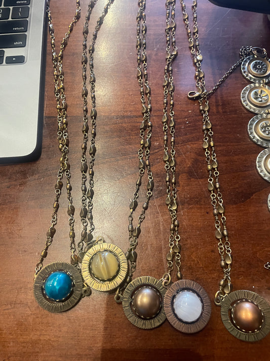 Metal rotating Stone Necklace