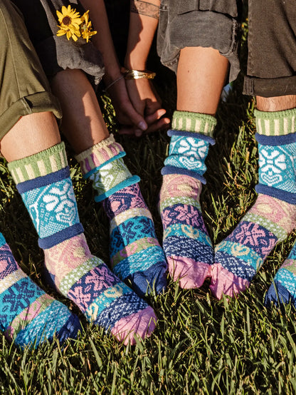 Hummingbird Adult Crew socks